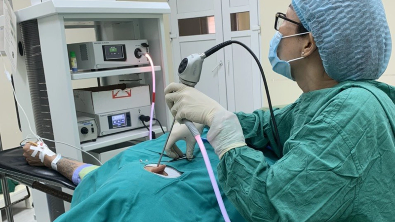 nội soi vá nhĩ 4