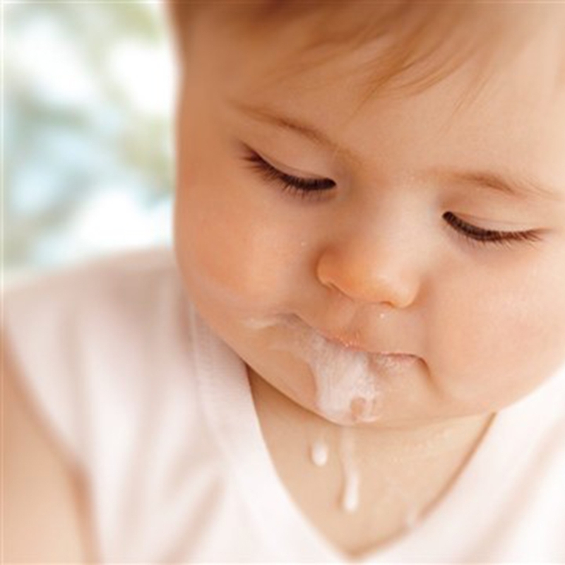 Nôn trớ là gì? Tác hại của nôn trớ kéo dài đối trẻ sơ sinh 1