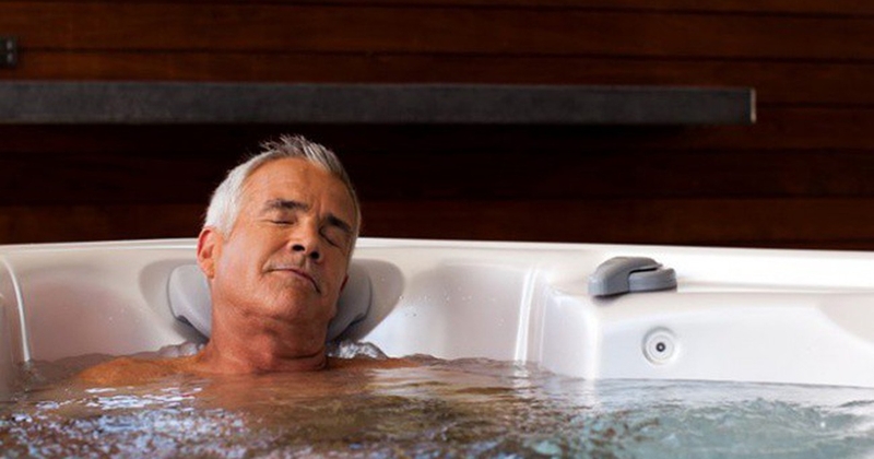 nen-hay-khong-nen-tam-nuoc-nong-tam-nuoc-nong-co-tac-dung-gi-2