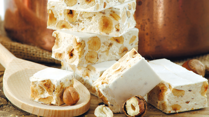 Nougat có mật độ năng lượng khá cao do chứa nhiều đường, sữa