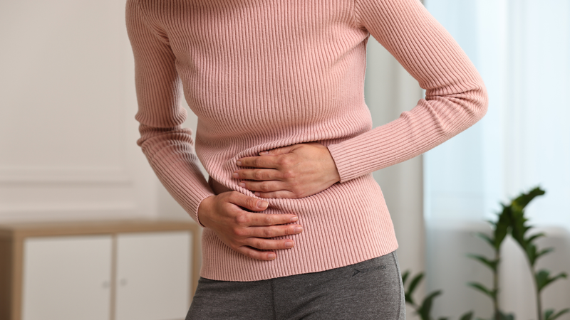 Khi bị đau dữ dội, kéo dài nhiều giờ bạn nên đi khám ngay