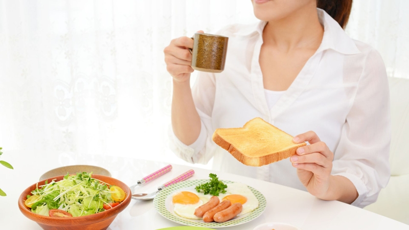 Nước cốt gà thường được dùng vào buổi sáng hoặc giữa các bữa ăn để bổ sung năng lượng cho cơ thể