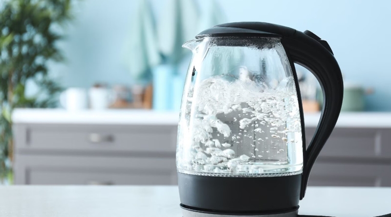 Nước đun sôi có váng trắng có uống được không? Gợi ý cách xử lý hiệu quả 2