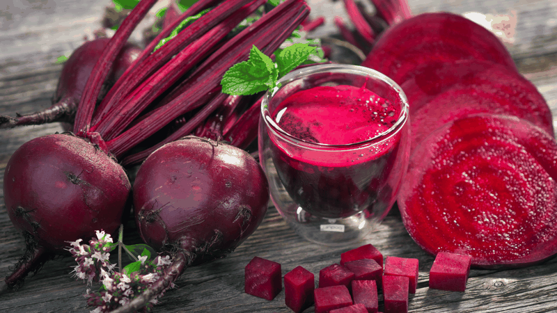 Nước ép củ dền là lựa chọn đầu tiên phải kể đến trong top 5 nước ép bổ máu đẹp da