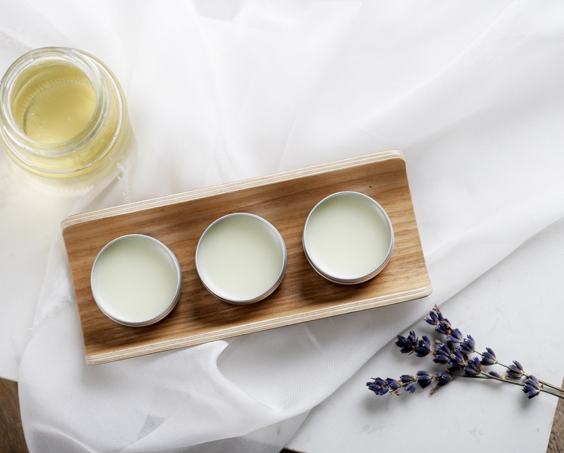 Nước hoa khô là gì? Có nên sử dụng nước hoa khô?-1