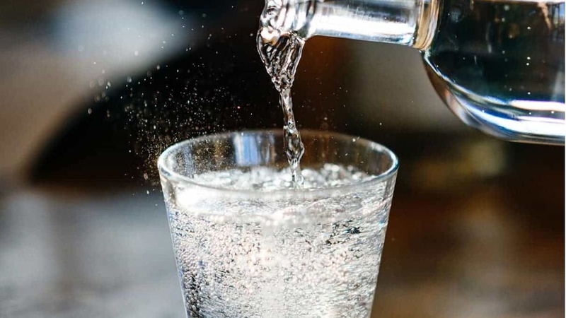Nước có mùi, vị hoặc màu bất thường nên được bỏ ngay