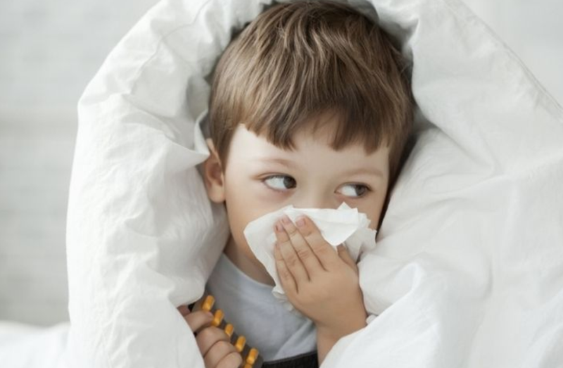 Nước mũi màu xanh là bệnh gì, màu sắc của dịch mũi nói lên điều gì