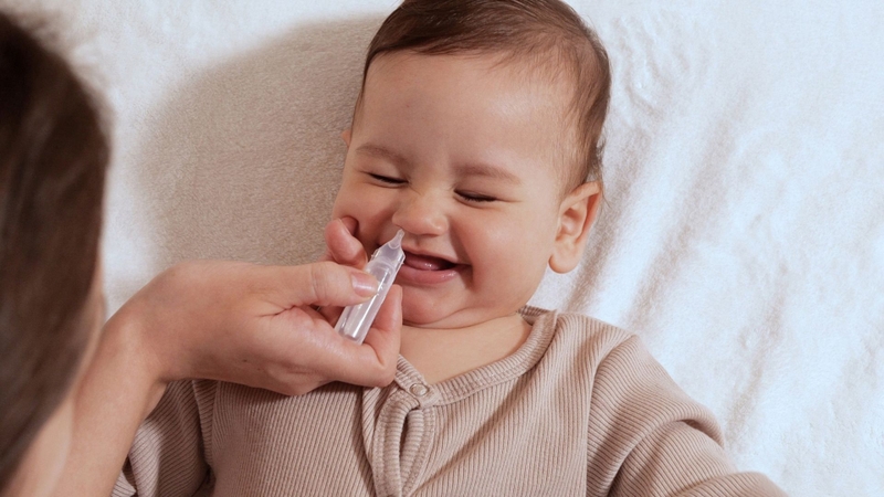 Nước muối sinh lý nhỏ mũi có thể dùng cho nhiều nhóm đối tượng