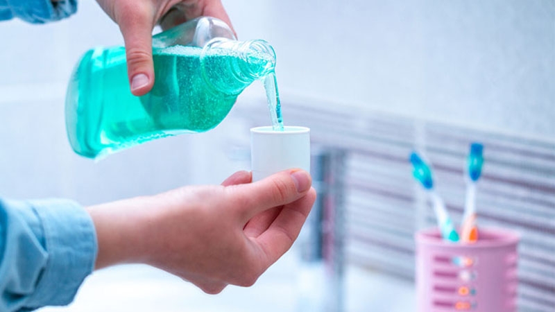Nước súc miệng điều trị viêm họng có cho hiệu quả như lời đồn? 3