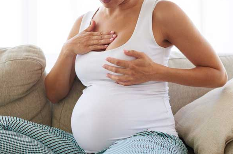 Bị nứt đầu nhũ hoa khi mang thai phải làm sao