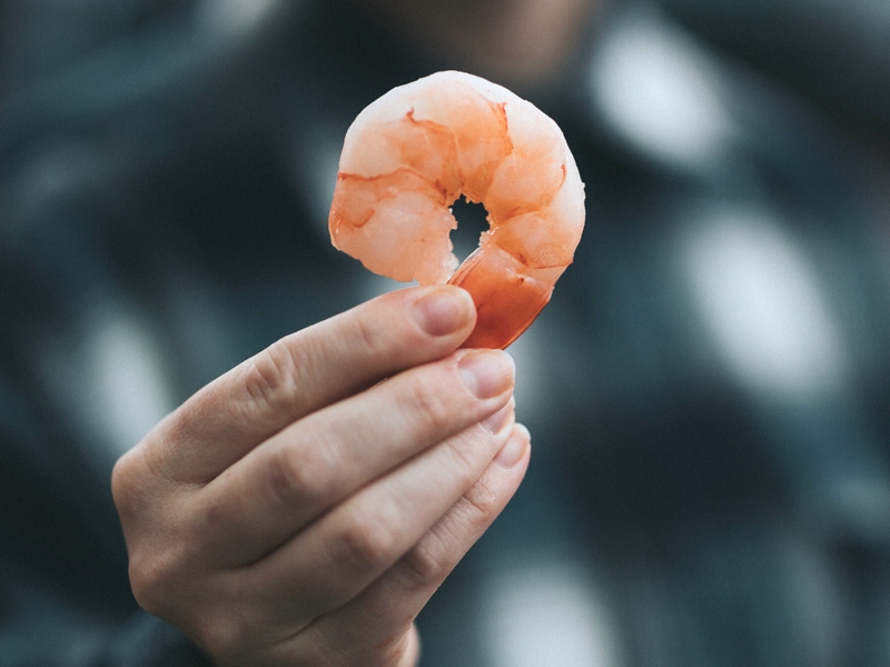 ở cữ ăn tôm được không 3