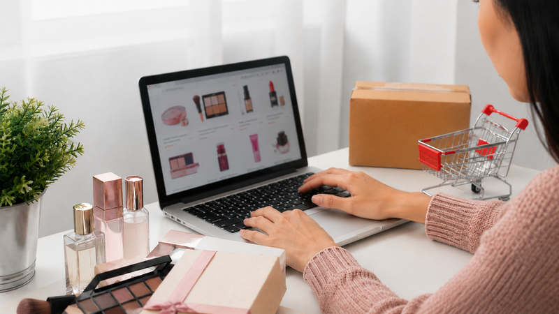 Mua mỹ phẩm online giúp tiết kiệm thời gian
