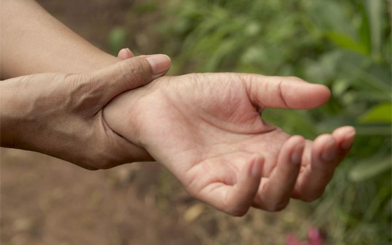 Phải làm gì khi bị bong gân bàn tay? 3