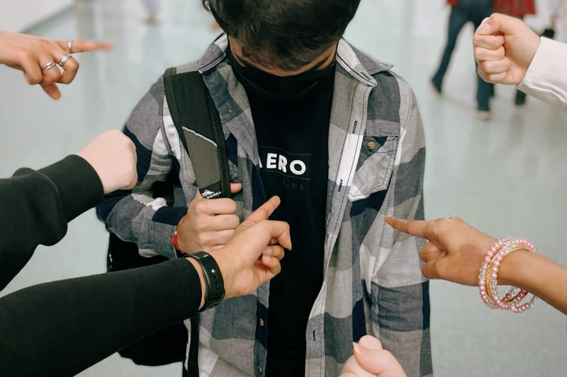 Phải làm thế nào để phòng tránh bạo lực học đường?3