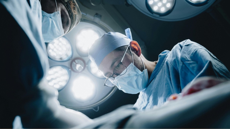 Điều trị áp xe hậu môn và rò hậu môn chủ yếu là can thiệp ngoại khoa