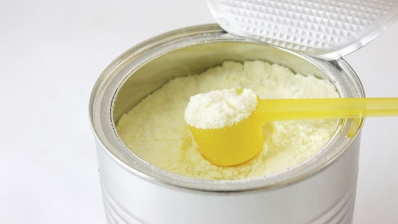 Phân trẻ bú sữa công thức có gì khác so với bình thường? 1