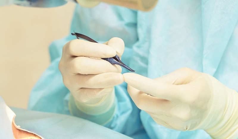 Phanh môi bám thấp là gì? Khi nào nên đưa trẻ đi cắt phanh môi? 3