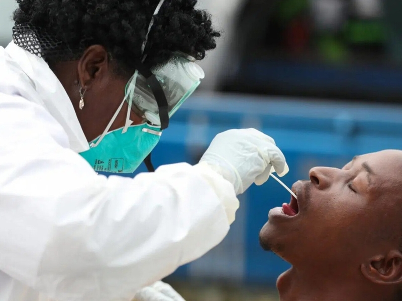 Phát hiện biến thể mới tại Nam Phi biến đổi nhiều nhất, có thể kháng vắc xin 1