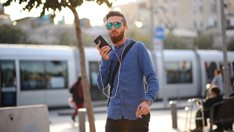 Phát kiến mới: Dùng ánh sáng và giọng nói để chẩn đoán COVID-19 2