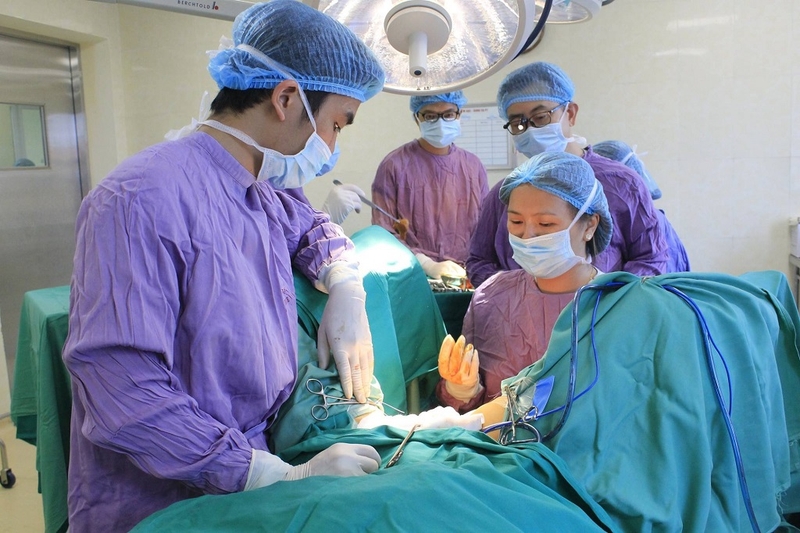 Phẫu thuật chuyển giới từ nữ sang nam: Quy trình và lưu ý 3