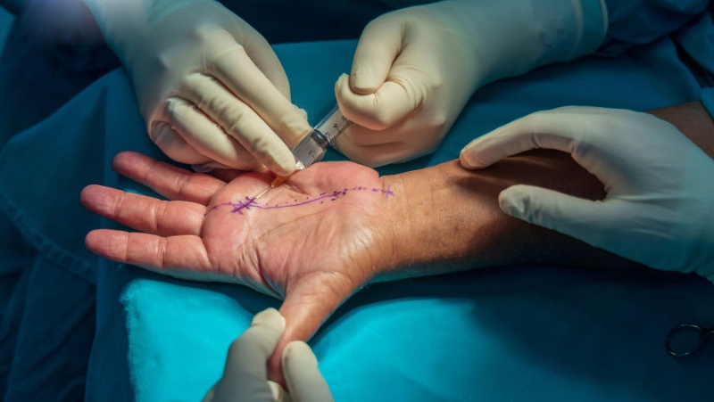 Phẫu thuật thay toàn bộ xương cánh tay áp dụng điều trị bệnh gì? Ưu và nhược điểm của phương pháp này 1