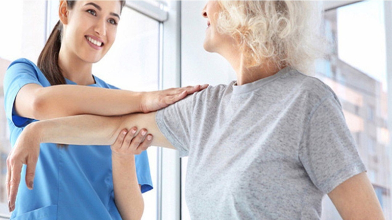 Phẫu thuật thay toàn bộ xương cánh tay áp dụng điều trị bệnh gì? Ưu và nhược điểm của phương pháp này 4