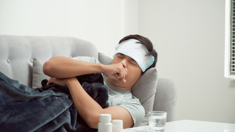 Người bệnh cần liên hệ bác sĩ ngay khi có sốt bất thường