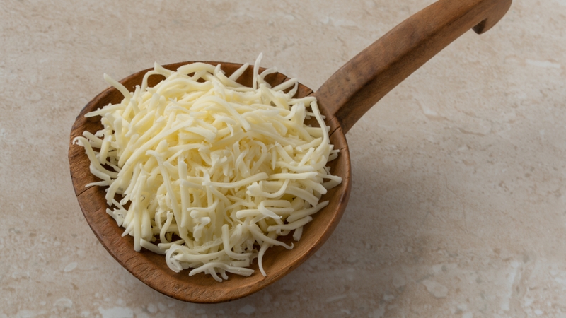 Mozzarella là loại phô mai tươi, có nguồn gốc từ miền Nam nước Ý