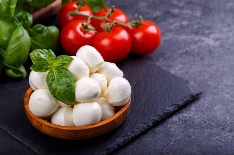 Mozzarella là một trong những loại phô mai chứa nhiều chất béo tốt cho hệ tim mạch