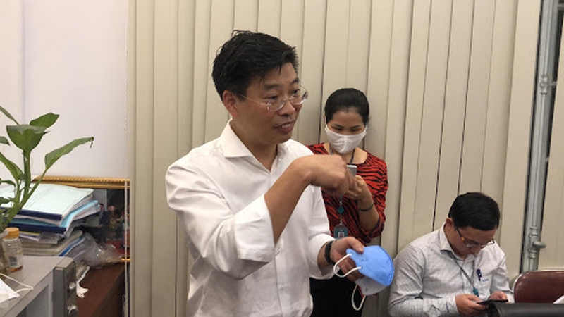 Phòng dịch COVID-19: Chuyên gia hướng dẫn cách khử khuẩn khẩu trang bằng lò vi sóng 2