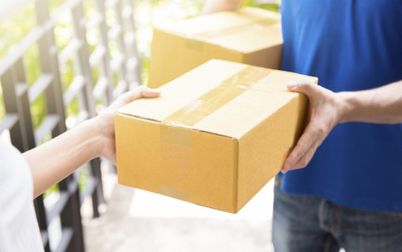 Khi nhận hàng online trong mùa dịch thì cần làm gì để phòng ngừa lây nhiễm Covid 19 là vấn đề được nhiều người quan tâm