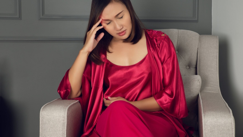 Sắt giúp mẹ bầu tạo máu nuôi thai, thiếu sắt có thể gây mệt mỏi, thiếu máu và tăng nguy cơ sinh non