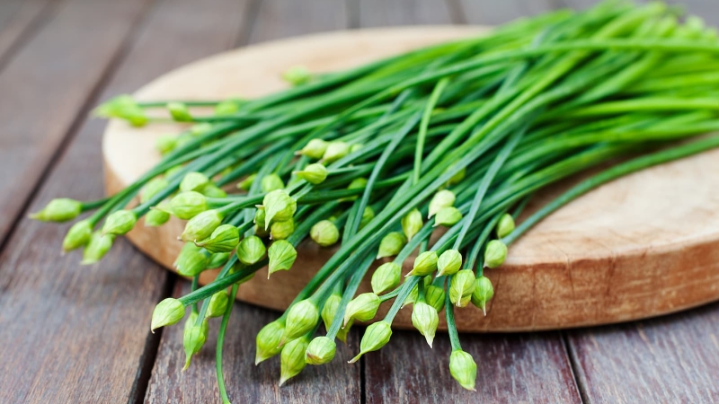 Phụ nữ ăn lá hẹ có tốt không? Lưu ý khi dùng lá hẹ 1