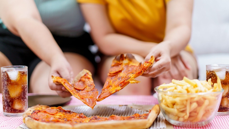 Thói quen ăn uống thiếu lành mạnh có thể dẫn đến béo phì