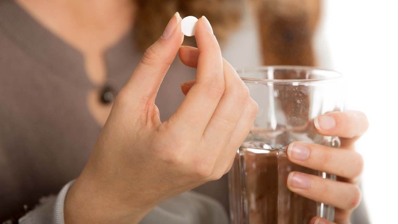 Phụ nữ bị rối loạn kinh nguyệt có thể uống thuốc tránh thai hằng ngày