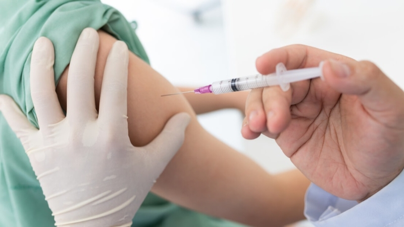 Phụ nữ đang cho con bú có thể tiêm vắc xin sởi được không? 2