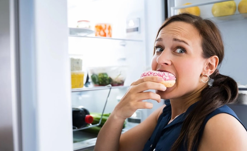 Phụ nữ đột nhiên ăn nhiều: Khám phá 9 nguyên nhân phổ biến 1