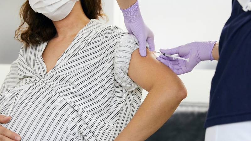 Vắc xin phế cầu không được khuyến cáo tiêm thường quy trong thai kỳ