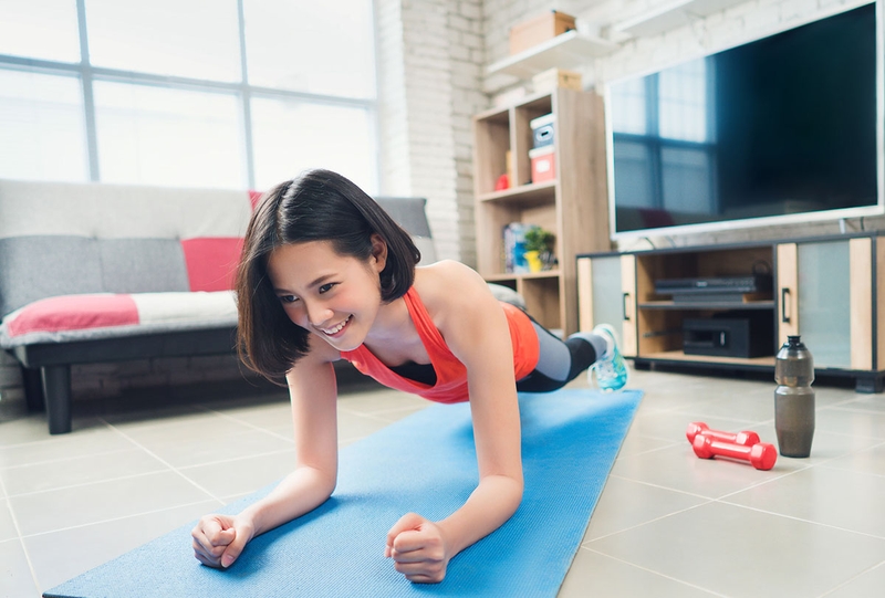 Phụ nữ ngày đèn đỏ có nên tập Plank?