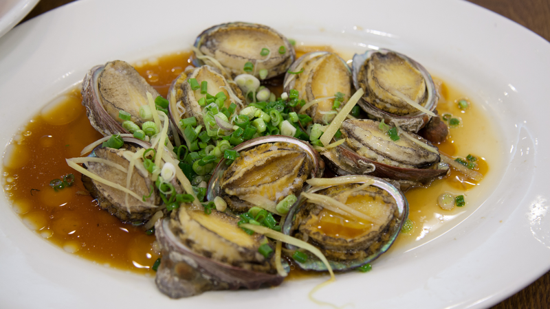 Phụ nữ sau sinh ăn bào ngư được không? Bào ngư có tác dụng gì? 1