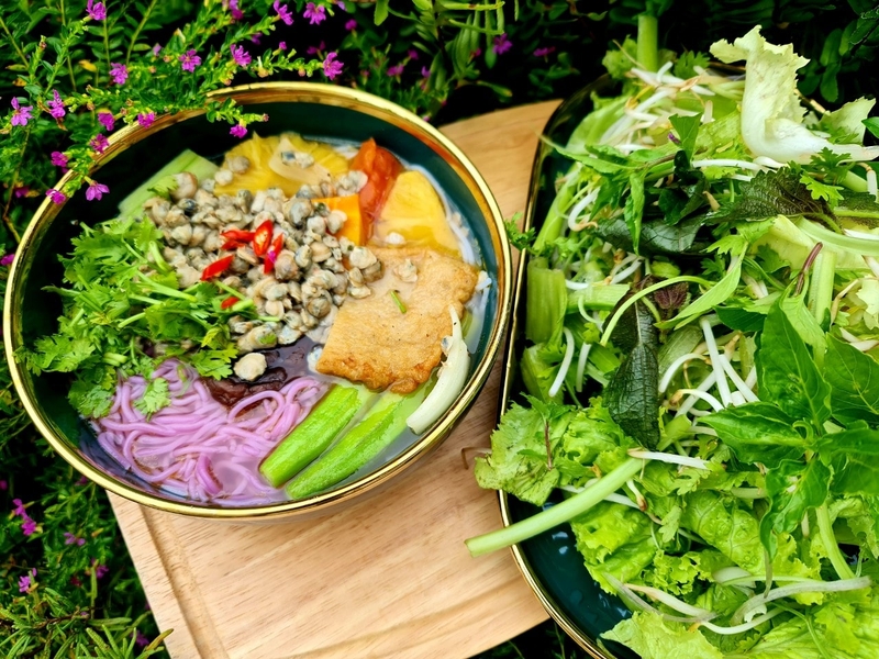 Phụ nữ sau sinh ăn bún hến được không? Lưu ý cho các mẹ sau sinh 1