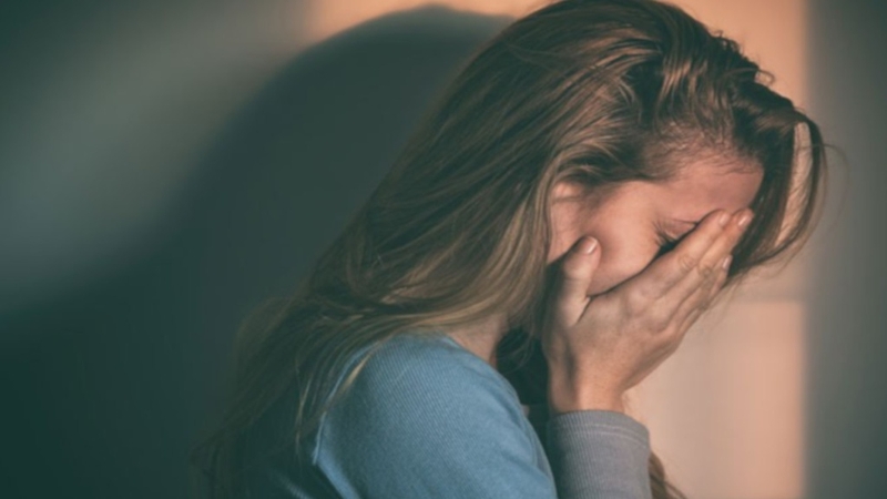 Cách vượt qua sự tự ti khi đứng trước đám đông: 7 bí quyết đơn giản ai cũng làm được