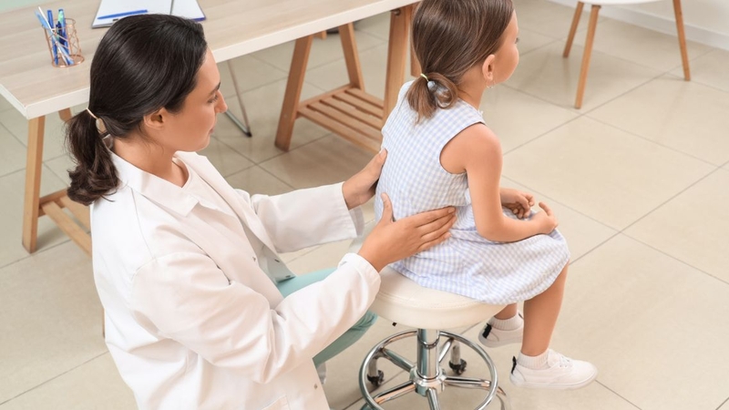 Các bài tập cần được hướng dẫn bởi chuyên gia phục hồi chức năng