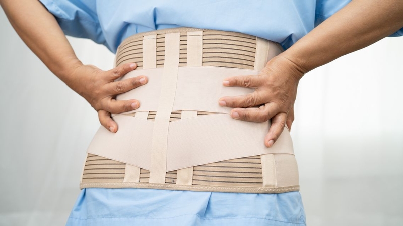 Nên kết hợp các phương pháp phục hồi chức năng dưới sự tư vấn của bác sĩ