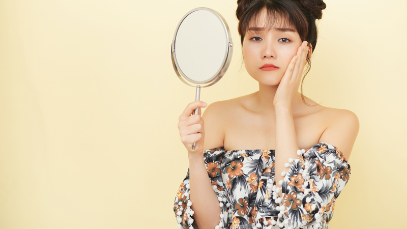 Bước đầu tiên là ngừng sử dụng sản phẩm gây hại cho da