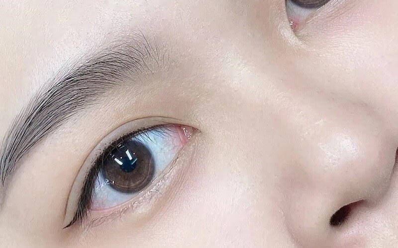 Phun mí eyeliner là gì? Phương pháp thẩm mỹ phun mí eyeliner có an toàn không? 1