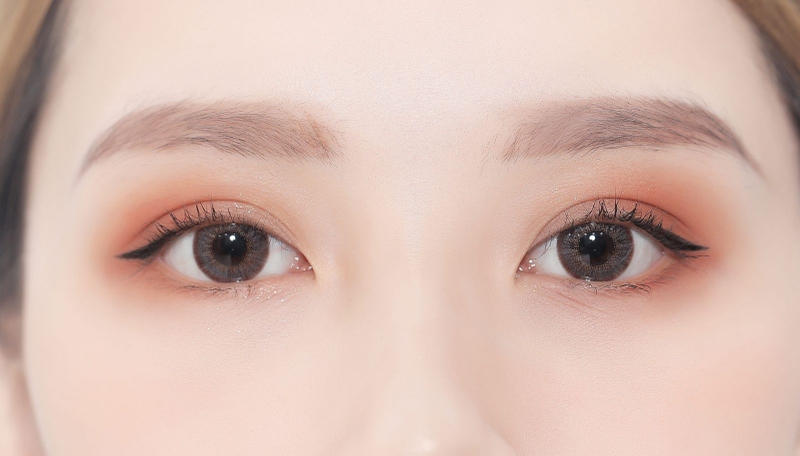 Phun mí eyeliner là gì? Phương pháp thẩm mỹ phun mí eyeliner có an toàn không? 2