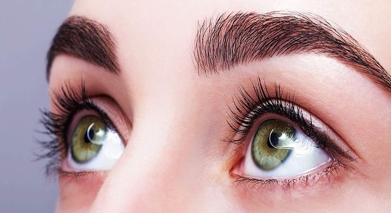 Phun mí mở tròng có đau không? Giải đáp thắc mắc cho các chị em về phun mí mở tròng