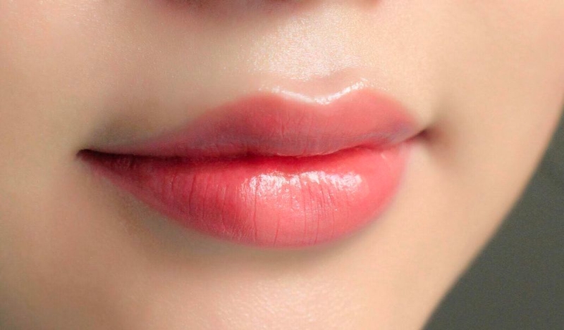 Phun môi collagen và phun môi tế bào gốc nên thực hiện kỹ thuật nào? 1