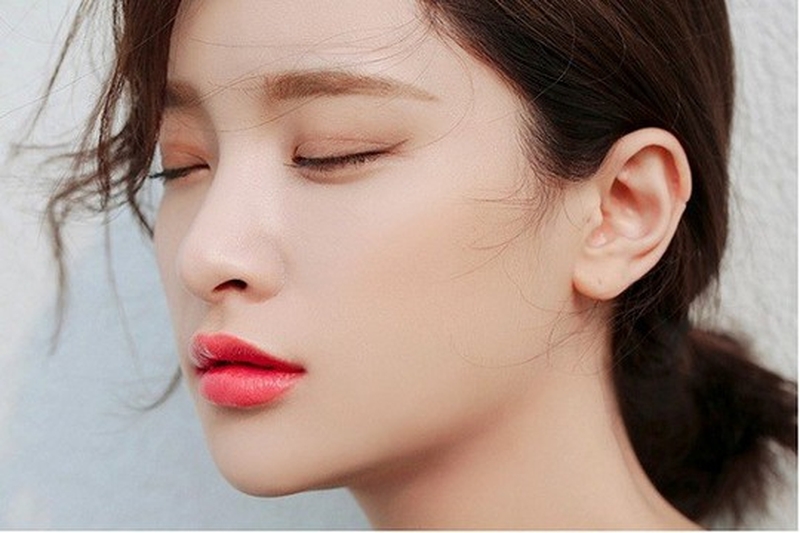 Sở hữu đôi môi xinh quyến rũ sau khi phun